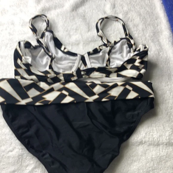 Marie Claire 34B bathing suit - Picture 3 of 3